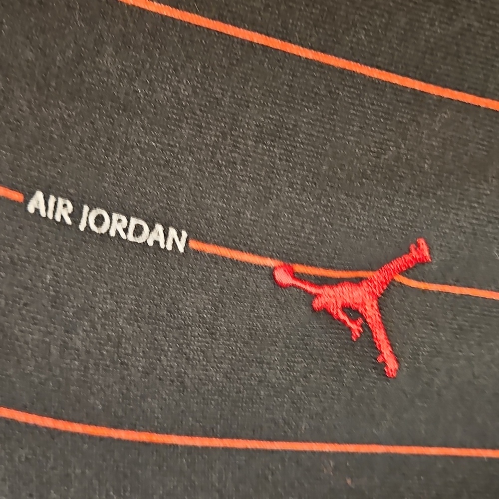 Air Jordan Black & Red Thick Striped Cropped Crew Neck Sweatshirt Sz.L - Picture 2 of 8